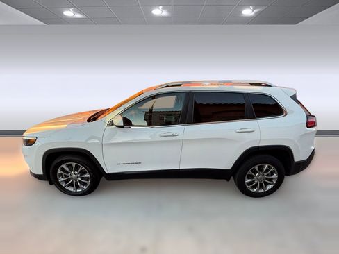Used 2019 Jeep Cherokee Latitude Plus image 2