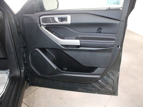 Used 2023 Ford Explorer XLT w/ Equipment Group 202A image 33