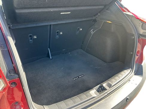 Used 2020 Nissan Kicks SR image 29