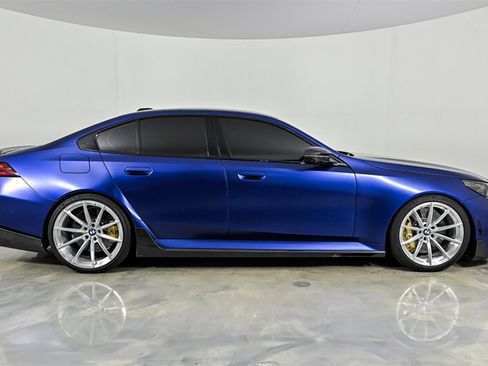 Used 2025 BMW M5 w/ Carbon Package AWD/4WD image 11