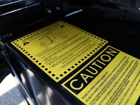 Used 2024 Ford F550 4x4 Regular Cab Super Duty image 12