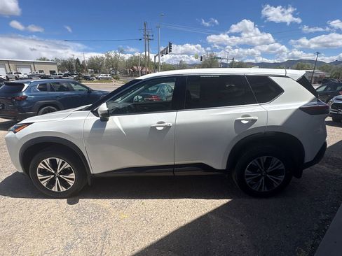 Used 2021 Nissan Rogue SV FWD image 7