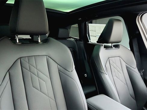 Used 2025 BMW X3 xDrive30i w/ Premium Package image 40