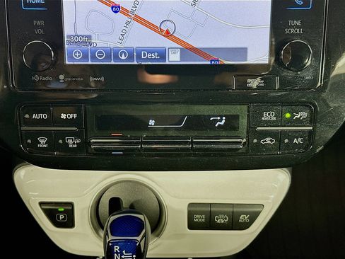 Used 2017 Toyota Prius Prime Plus image 23