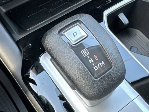 Used 2025 Mitsubishi Outlander ES FWD image 18