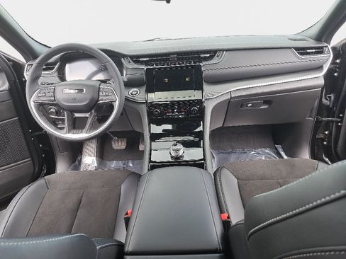 Certified 2023 Jeep Grand Cherokee Altitude AWD/4WD image 10