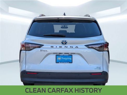 Used 2023 Toyota Sienna XLE image 4
