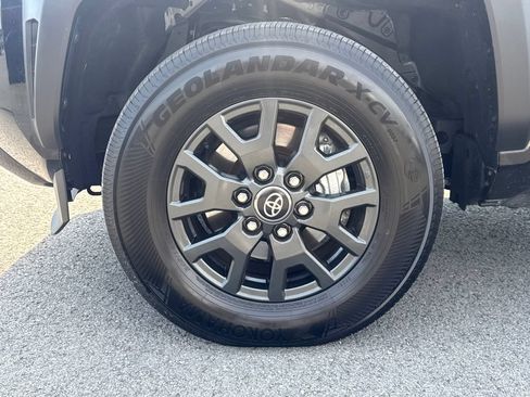 Used 2026 Toyota 4Runner SR5 AWD/4WD image 18