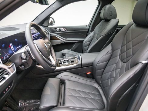 Used 2026 BMW X5 sDrive40i w/ Premium Package RWD image 25