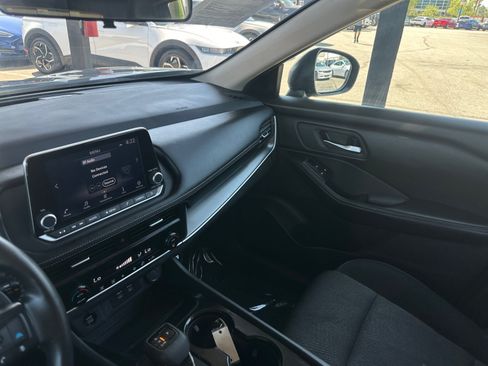 Used 2025 Nissan Rogue SV FWD image 22