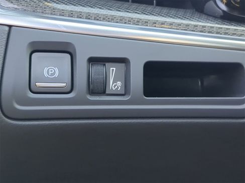 Used 2025 Cadillac XT5 Sportv image 31