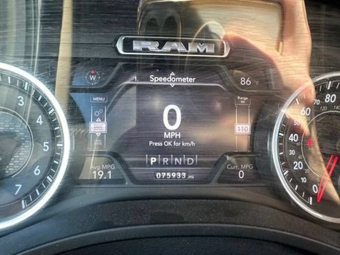 Used 2020 RAM 1500 Laramie AWD/4WD image 17