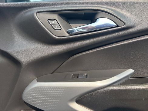 Used 2025 Chevrolet Trax LS image 45