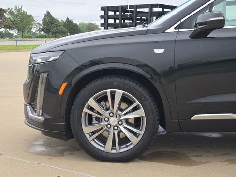 Used 2024 Cadillac XT6 Premium Luxury w/ LPO, Floor Liner Package AWD/4WD image 30