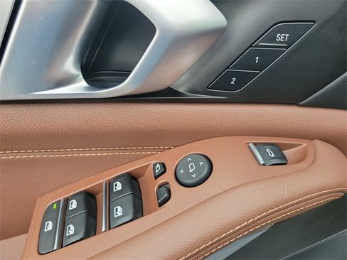 Used 2022 BMW X5 xDrive45e w/ Parking Assistance Package image 20