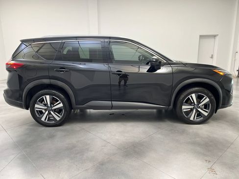 Used 2024 Nissan Rogue SL AWD/4WD image 10