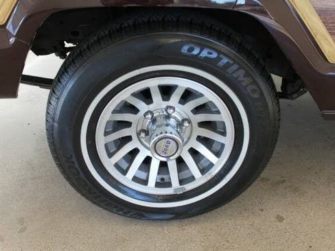 Used 1989 Jeep Grand Wagoneer image 30