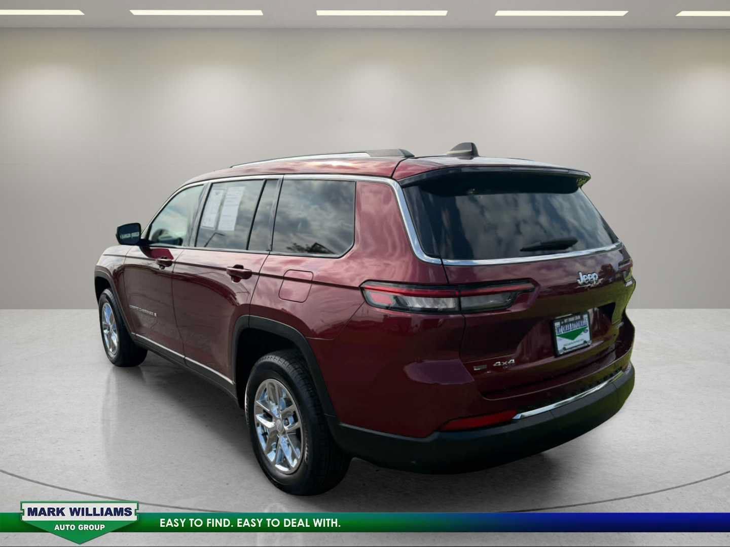Used 2023 Jeep Grand Cherokee L Laredo w/ Luxury Tech Group I AWD/4WD image 8