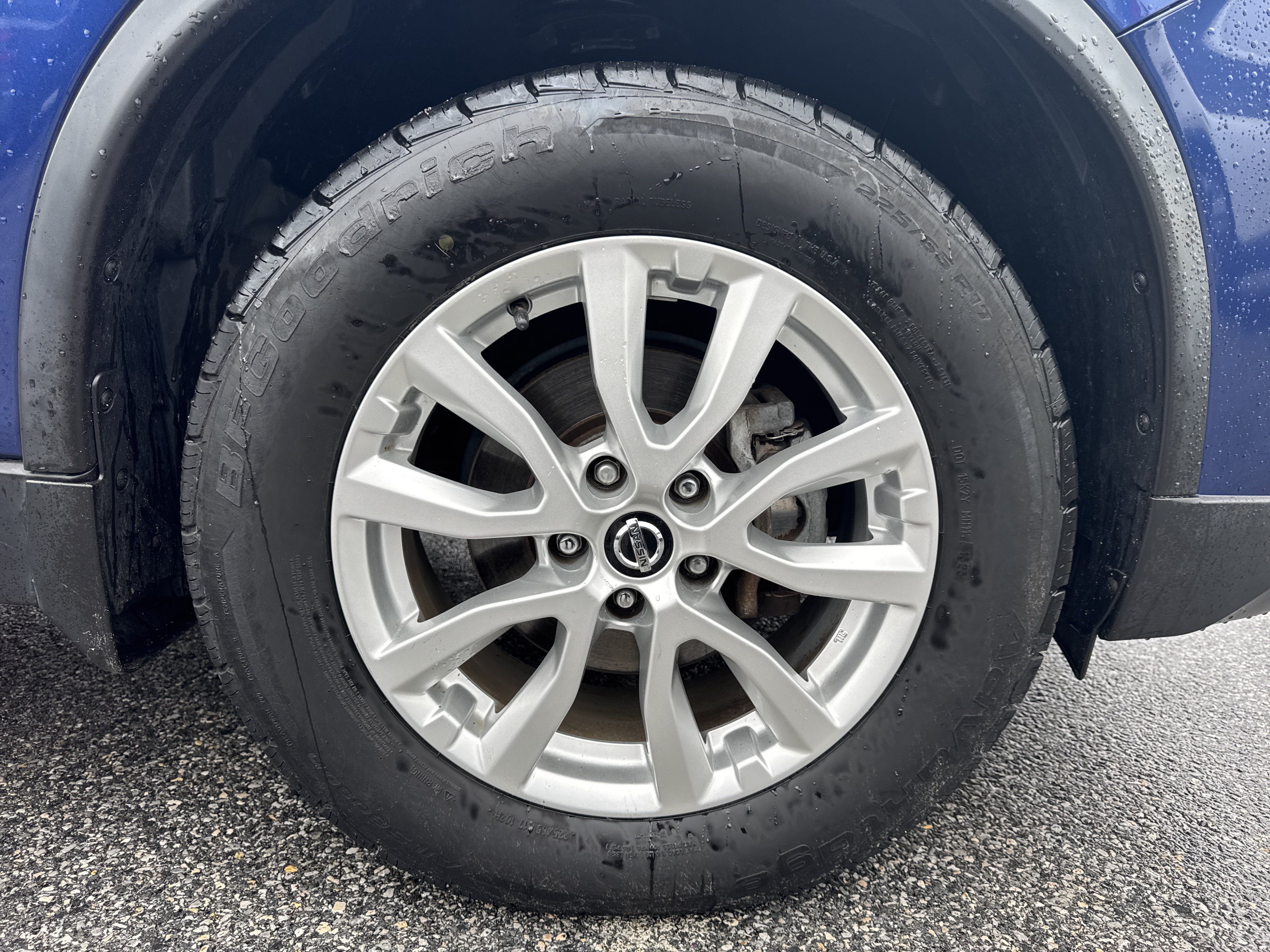 Used 2018 Nissan Rogue SV w/ Premium Package AWD/4WD image 30