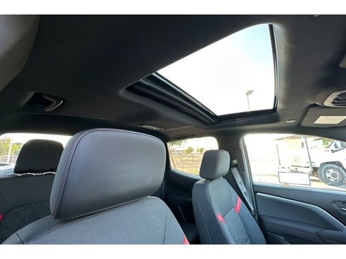 Used 2024 Chevrolet Colorado Z71 w/ Safety Package image 19