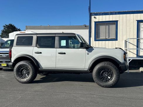 New 2026 Ford Bronco Big Bend w/ Black Diamond Package AWD/4WD image 2