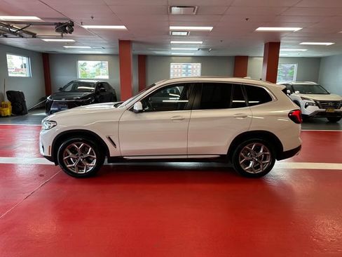Used 2024 BMW X3 xDrive30i w/ Premium Package w/ZPA AWD/4WD image 5