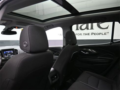 Used 2022 GMC Terrain SLE w/ Driver Convenience Package image 24