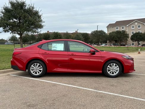 New 2026 Toyota Camry LE image 5