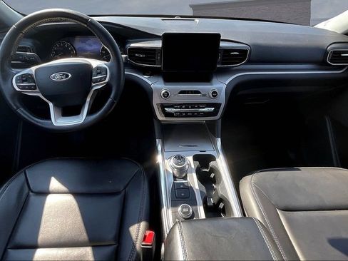 Certified 2023 Ford Explorer XLT w/ Equipment Group 202A AWD/4WD image 7