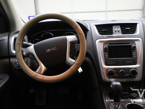Used 2016 GMC Acadia SLT FWD image 8