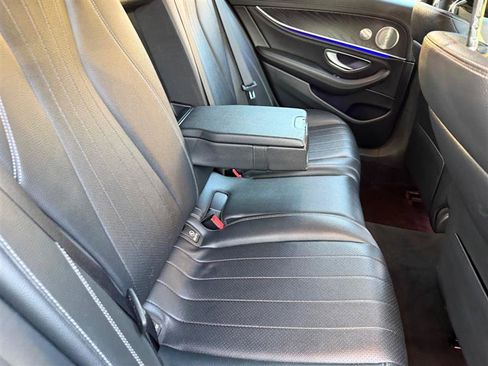Used 2019 Mercedes-Benz E 300 4MATIC image 34