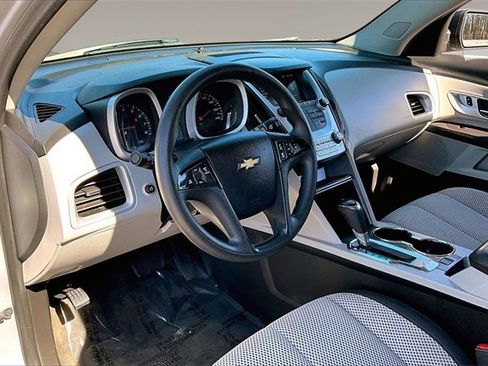 Used 2017 Chevrolet Equinox LS image 15