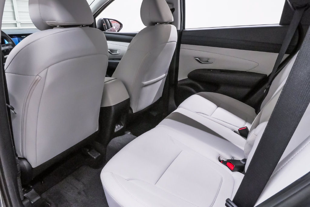 Certified 2026 Hyundai Tucson SE FWD image 10