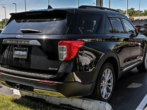 Certified 2023 Ford Explorer XLT w/ Equipment Group 202A AWD/4WD image 9