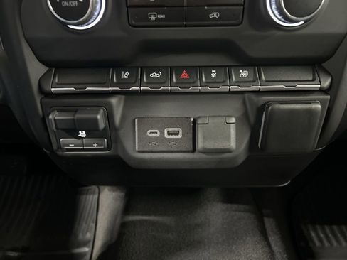 Used 2024 Chevrolet Silverado 2500 Custom w/ Custom Convenience Package image 18