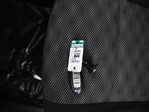 Used 2018 Nissan Rogue Sport SV w/ SV Technology Package image 24