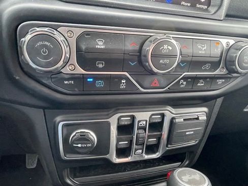 Used 2023 Jeep Wrangler Unlimited Sahara AWD/4WD image 14