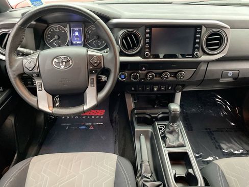 Used 2020 Toyota Tacoma TRD Sport w/ Technology Package AWD/4WD image 15