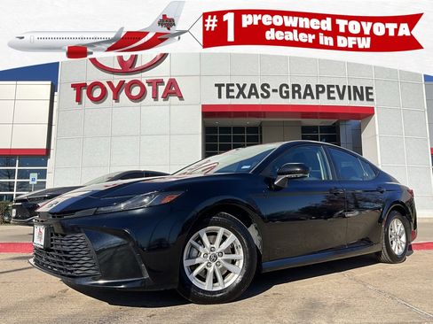 Used 2025 Toyota Camry LE image 1