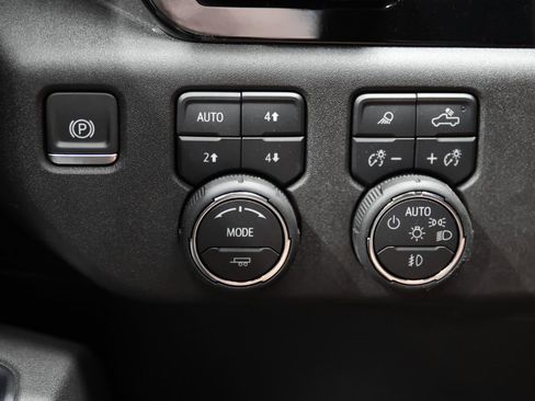 Used 2025 Chevrolet Silverado 2500 High Country w/ Technology Package image 23