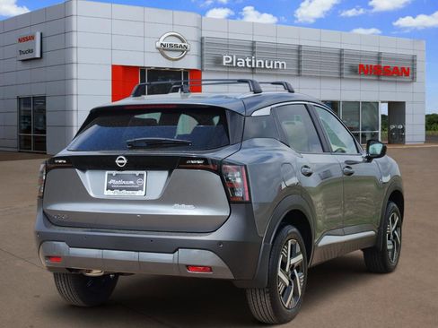 Used 2026 Nissan Kicks SV w/ Charging Package image 4