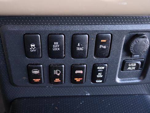 Used 2014 Toyota FJ Cruiser 4WD w/ Upgrade Package image 27
