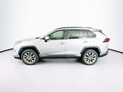 Used 2023 Toyota RAV4 XLE Premium FWD image 4