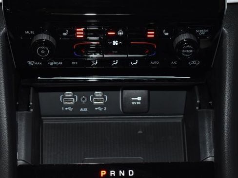 New 2025 Jeep Grand Cherokee L Altitude image 16