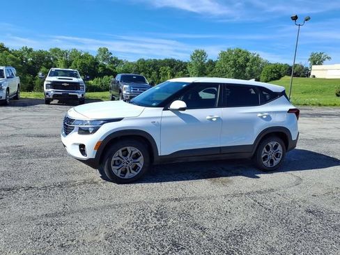 Used 2024 Kia Seltos LX AWD/4WD image 47