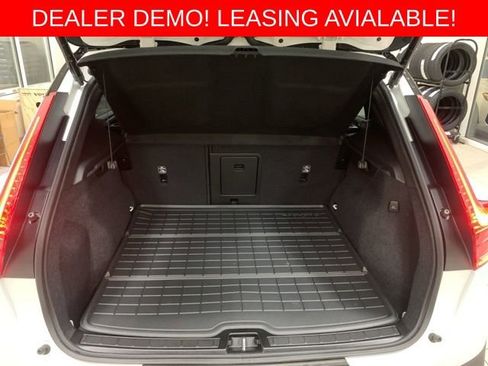 Used 2026 Volvo XC40 B5 Ultra w/ Climate Package image 8