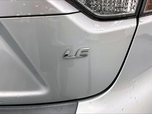 Used 2022 Toyota Corolla LE FWD image 35