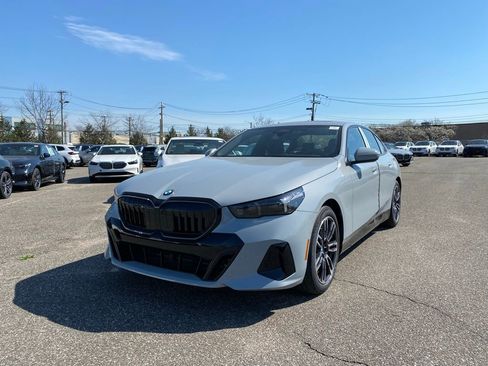 New 2026 BMW 530i xDrive AWD/4WD image 1