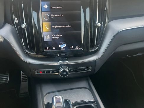 Used 2018 Volvo XC60 T8 R-Design w/ Convenience Package AWD/4WD image 10