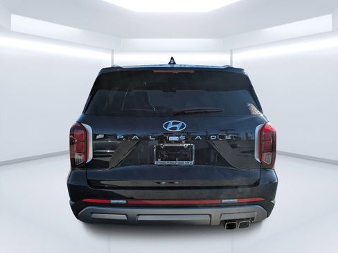 Used 2024 Hyundai Palisade Limited image 4